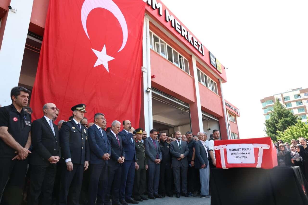 Konya şehidine ağladı! İtfaiyeci Mehmet Tekeli gözyaşlarıyla toprağa verildi 5